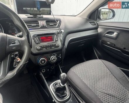 Серый Киа Рио, объемом двигателя 1.4 л и пробегом 319 тыс. км за 6490 $, фото 20 на Automoto.ua