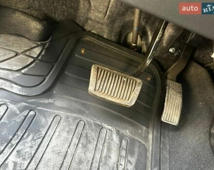 Серый Киа Рио, объемом двигателя 1.4 л и пробегом 30 тыс. км за 9900 $, фото 11 на Automoto.ua