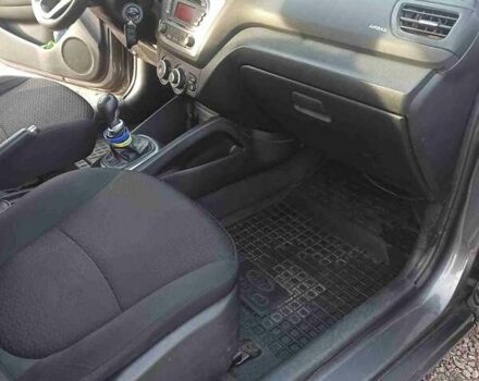 Серый Киа Рио, объемом двигателя 1.4 л и пробегом 70 тыс. км за 9000 $, фото 26 на Automoto.ua