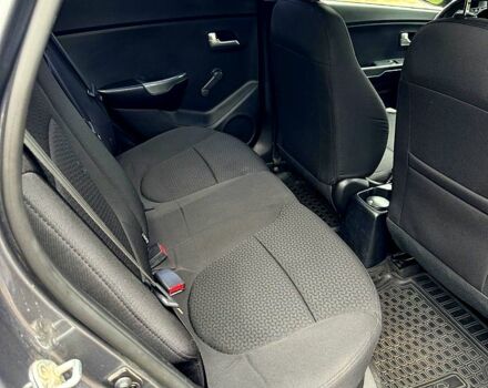 Сірий Кіа Ріо, об'ємом двигуна 1.4 л та пробігом 121 тис. км за 7500 $, фото 8 на Automoto.ua