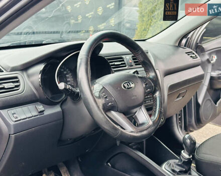 Серый Киа Рио, объемом двигателя 1.4 л и пробегом 245 тыс. км за 5900 $, фото 13 на Automoto.ua