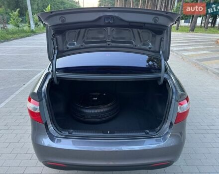 Серый Киа Рио, объемом двигателя 1.4 л и пробегом 87 тыс. км за 8950 $, фото 72 на Automoto.ua