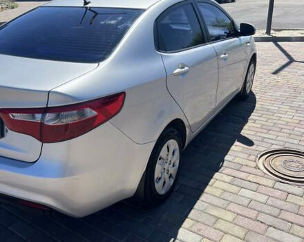 Серый Киа Рио, объемом двигателя 1.4 л и пробегом 203 тыс. км за 6500 $, фото 4 на Automoto.ua