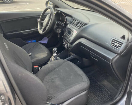 Серый Киа Рио, объемом двигателя 1.4 л и пробегом 205 тыс. км за 6500 $, фото 5 на Automoto.ua