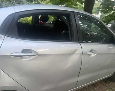 Серый Киа Рио, объемом двигателя 1.4 л и пробегом 175 тыс. км за 3000 $, фото 7 на Automoto.ua