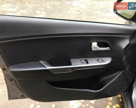 Кіа Ріо 2013 у Здолбунове на Automoto.ua Сірий Кіа Ріо, об'ємом двигуна 1.4 л та пробігом 257 тис. км за 6400 $, фото 11 на Automoto.ua