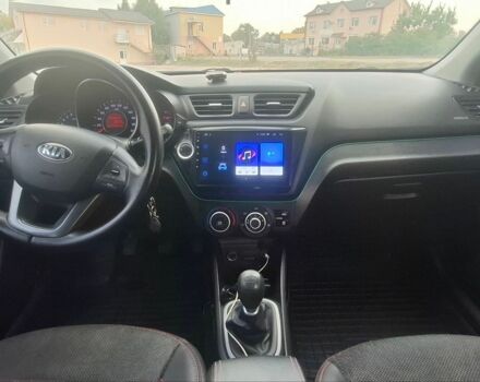 Серый Киа Рио, объемом двигателя 1.4 л и пробегом 125 тыс. км за 7500 $, фото 6 на Automoto.ua
