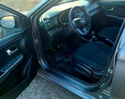 Серый Киа Рио, объемом двигателя 1.4 л и пробегом 300 тыс. км за 5200 $, фото 5 на Automoto.ua