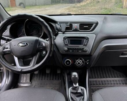 Сірий Кіа Ріо, об'ємом двигуна 1.4 л та пробігом 121 тис. км за 7500 $, фото 9 на Automoto.ua