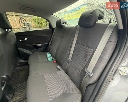Серый Киа Рио, объемом двигателя 1.6 л и пробегом 148 тыс. км за 7400 $, фото 12 на Automoto.ua