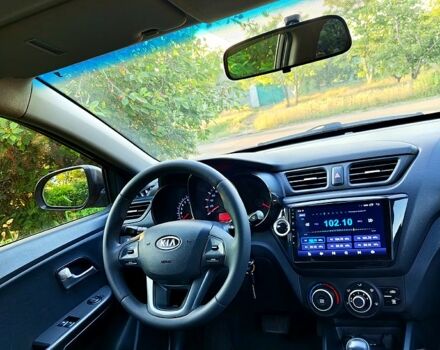 Серый Киа Рио, объемом двигателя 1.4 л и пробегом 135 тыс. км за 8400 $, фото 4 на Automoto.ua