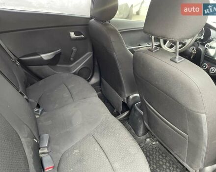 Серый Киа Рио, объемом двигателя 1.4 л и пробегом 135 тыс. км за 5300 $, фото 8 на Automoto.ua