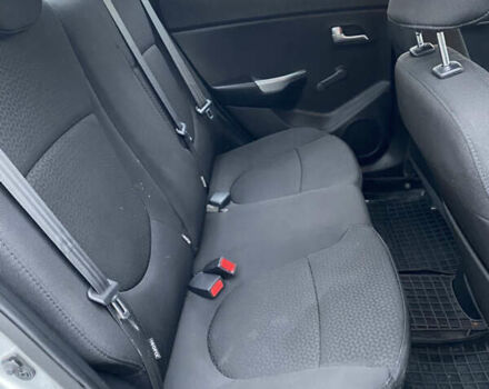 Серый Киа Рио, объемом двигателя 1.4 л и пробегом 86 тыс. км за 7300 $, фото 9 на Automoto.ua