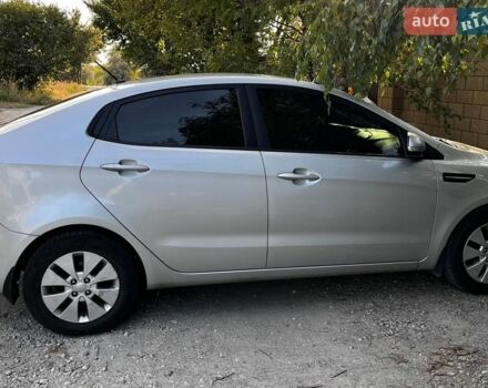 Серый Киа Рио, объемом двигателя 1.59 л и пробегом 136 тыс. км за 10300 $, фото 3 на Automoto.ua