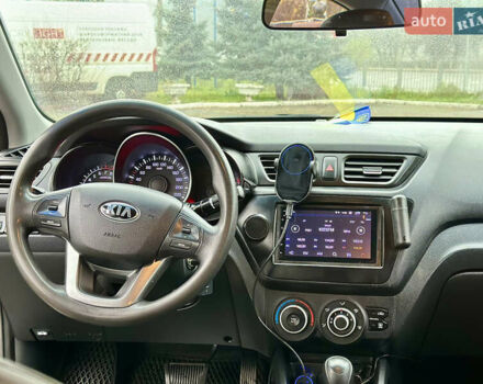 Серый Киа Рио, объемом двигателя 1.4 л и пробегом 190 тыс. км за 8000 $, фото 5 на Automoto.ua