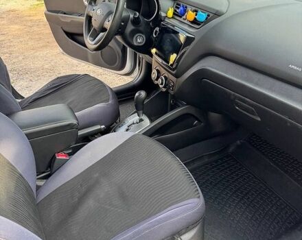 Серый Киа Рио, объемом двигателя 1.4 л и пробегом 129 тыс. км за 9700 $, фото 6 на Automoto.ua