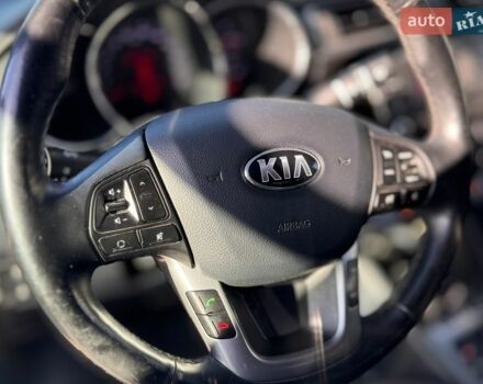 Сірий Кіа Ріо, об'ємом двигуна 1.4 л та пробігом 117 тис. км за 10000 $, фото 6 на Automoto.ua