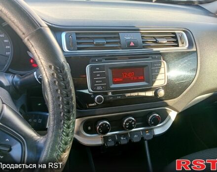 Серый Киа Рио, объемом двигателя 1.4 л и пробегом 13600 тыс. км за 4000 $, фото 7 на Automoto.ua