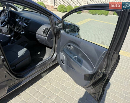 Серый Киа Рио, объемом двигателя 1.4 л и пробегом 52 тыс. км за 9900 $, фото 44 на Automoto.ua