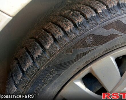 Серый Киа Рио, объемом двигателя 1.4 л и пробегом 13600 тыс. км за 4000 $, фото 5 на Automoto.ua