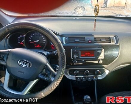 Серый Киа Рио, объемом двигателя 1.4 л и пробегом 13600 тыс. км за 4000 $, фото 6 на Automoto.ua