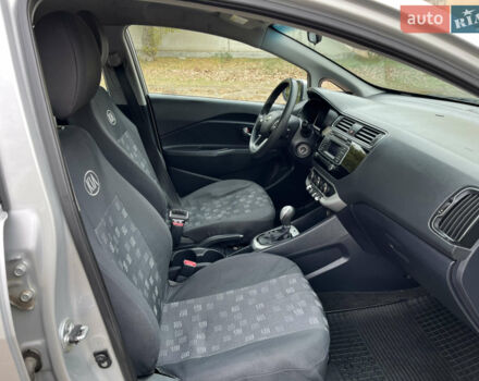 Серый Киа Рио, объемом двигателя 1.59 л и пробегом 219 тыс. км за 7600 $, фото 14 на Automoto.ua