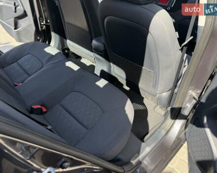Серый Киа Рио, объемом двигателя 1.4 л и пробегом 52 тыс. км за 9900 $, фото 48 на Automoto.ua