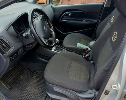 Сірий Кіа Ріо, об'ємом двигуна 1.4 л та пробігом 35 тис. км за 12000 $, фото 5 на Automoto.ua