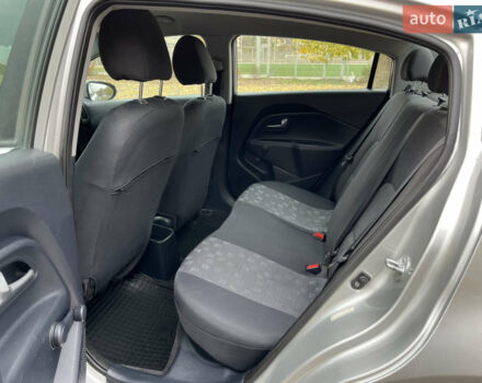 Серый Киа Рио, объемом двигателя 1.59 л и пробегом 219 тыс. км за 7600 $, фото 11 на Automoto.ua