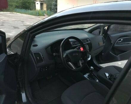 Серый Киа Рио, объемом двигателя 1.4 л и пробегом 20 тыс. км за 12500 $, фото 3 на Automoto.ua
