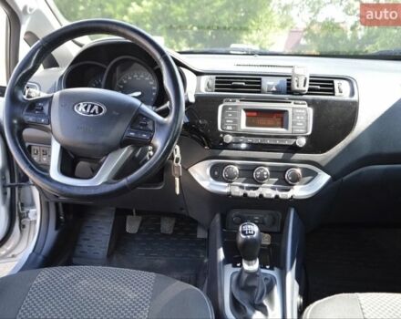 Сірий Кіа Ріо, об'ємом двигуна 1.4 л та пробігом 104 тис. км за 7848 $, фото 6 на Automoto.ua