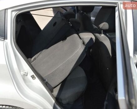 Сірий Кіа Ріо, об'ємом двигуна 1.4 л та пробігом 104 тис. км за 7848 $, фото 5 на Automoto.ua