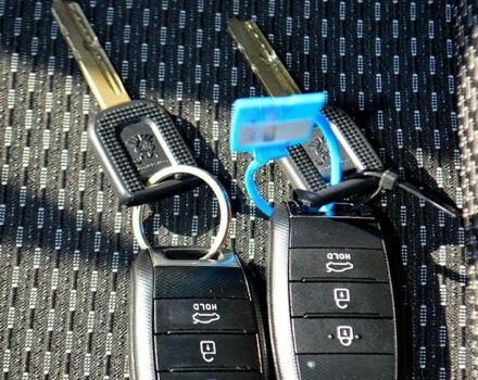 Сірий Кіа Ріо, об'ємом двигуна 1.4 л та пробігом 104 тис. км за 9000 $, фото 3 на Automoto.ua