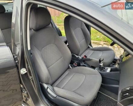 Сірий Кіа Ріо, об'ємом двигуна 1.4 л та пробігом 183 тис. км за 7999 $, фото 2 на Automoto.ua