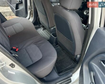 Серый Киа Рио, объемом двигателя 1.6 л и пробегом 90 тыс. км за 8300 $, фото 9 на Automoto.ua
