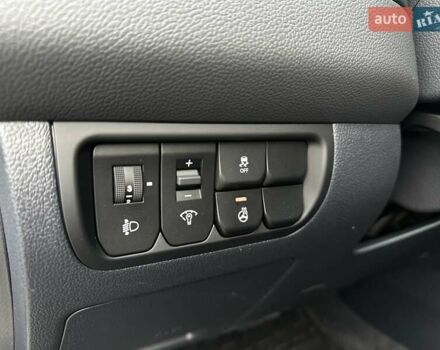 Сірий Кіа Ріо, об'ємом двигуна 1.4 л та пробігом 14 тис. км за 12990 $, фото 29 на Automoto.ua