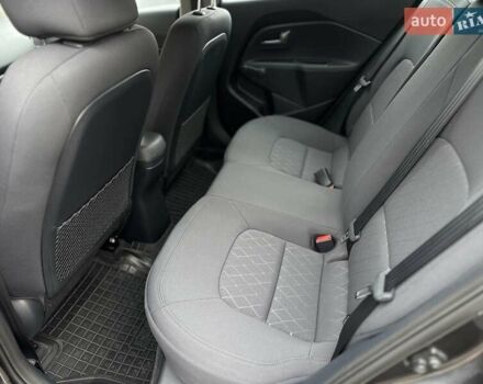 Сірий Кіа Ріо, об'ємом двигуна 1.4 л та пробігом 14 тис. км за 12990 $, фото 36 на Automoto.ua