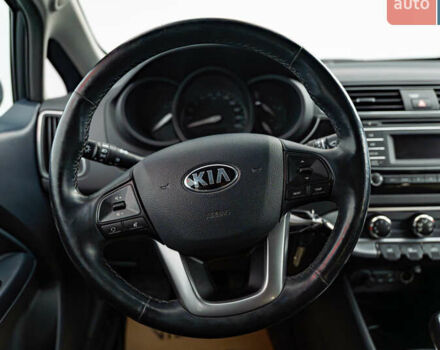 Серый Киа Рио, объемом двигателя 1.4 л и пробегом 75 тыс. км за 8988 $, фото 11 на Automoto.ua