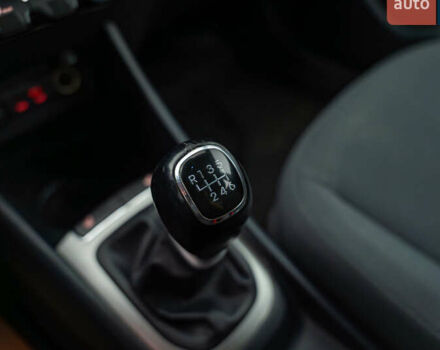 Серый Киа Рио, объемом двигателя 1.4 л и пробегом 75 тыс. км за 8988 $, фото 17 на Automoto.ua