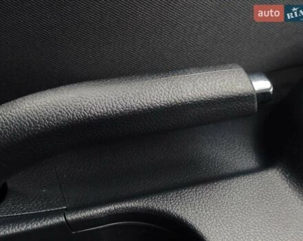 Серый Киа Рио, объемом двигателя 1.4 л и пробегом 14 тыс. км за 13900 $, фото 46 на Automoto.ua