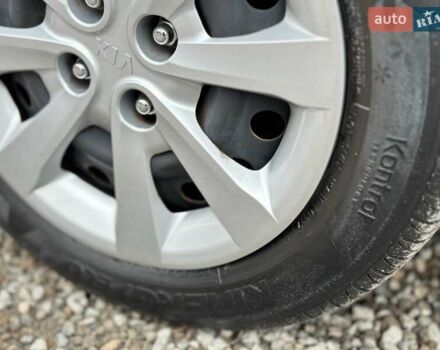 Сірий Кіа Ріо, об'ємом двигуна 1.4 л та пробігом 14 тис. км за 12990 $, фото 17 на Automoto.ua