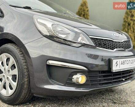 Сірий Кіа Ріо, об'ємом двигуна 1.4 л та пробігом 14 тис. км за 12990 $, фото 4 на Automoto.ua