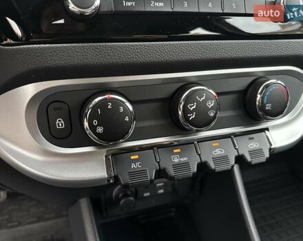 Сірий Кіа Ріо, об'ємом двигуна 1.4 л та пробігом 14 тис. км за 12990 $, фото 33 на Automoto.ua