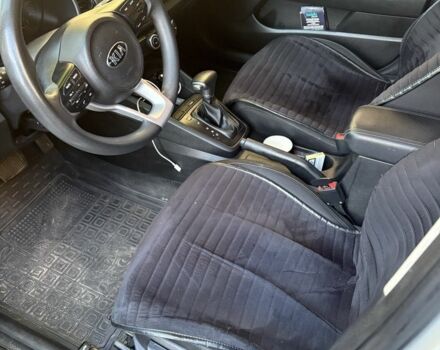 Серый Киа Рио, объемом двигателя 1.6 л и пробегом 150 тыс. км за 8000 $, фото 4 на Automoto.ua