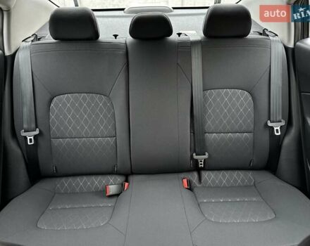 Сірий Кіа Ріо, об'ємом двигуна 1.4 л та пробігом 14 тис. км за 12990 $, фото 37 на Automoto.ua