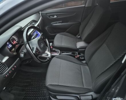 Сірий Кіа Ріо, об'ємом двигуна 1.6 л та пробігом 140 тис. км за 11850 $, фото 5 на Automoto.ua