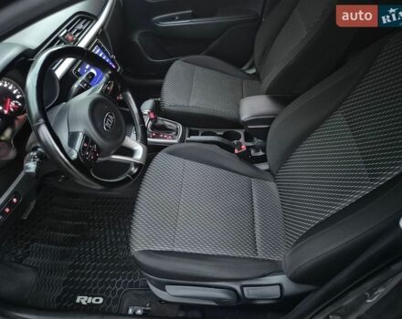 Сірий Кіа Ріо, об'ємом двигуна 1.6 л та пробігом 140 тис. км за 11900 $, фото 16 на Automoto.ua