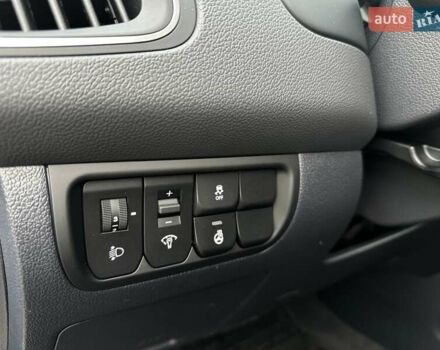 Сірий Кіа Ріо, об'ємом двигуна 1.4 л та пробігом 14 тис. км за 12990 $, фото 28 на Automoto.ua