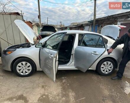 Серый Киа Рио, объемом двигателя 1.59 л и пробегом 70 тыс. км за 11500 $, фото 4 на Automoto.ua