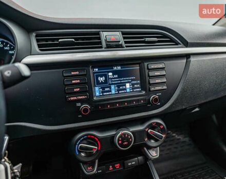 Серый Киа Рио, объемом двигателя 1.4 л и пробегом 71 тыс. км за 13202 $, фото 13 на Automoto.ua
